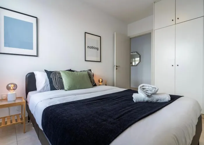 The Seven - One Bedroom Апартаменты Паралимни